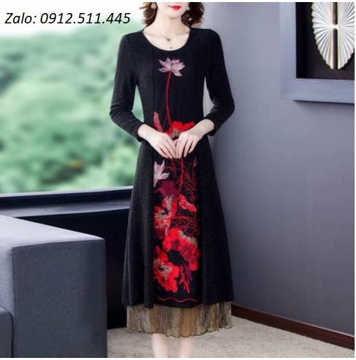 Mẫu đầm chữ A giúp che khuyết điểm vòng 2 cho người trung niên