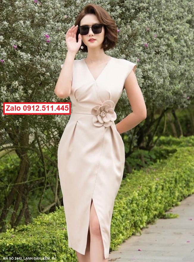 Những mẫu đầm ôm body dự tiệc cưới sang trọng, hiện đại cho phái đẹp 2021