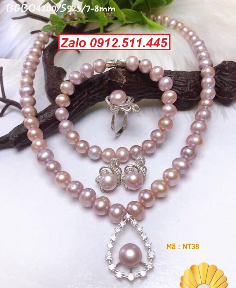 BỘ SƯU TẬP NHỮNG CHUỖI NGỌC TRAI THIÊN NHIÊN MẶC ÁO DÀI SANG TRỌNG CHO TUỔI TRUNG NIÊN