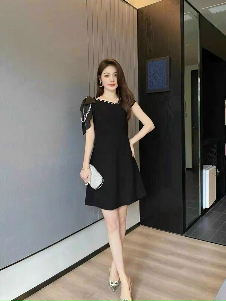 (HẾT HÀNG) ĐẦM SUÔNG LỆCH VAI HỘT CHÂU SANG TRỌNG XINH XẮN-HN1159